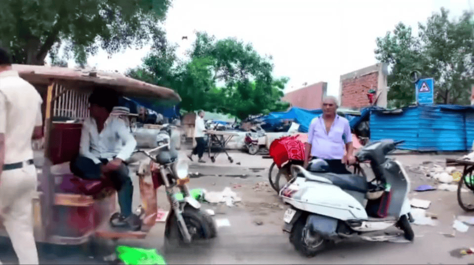 竟然夸赞印度是“伟大国家”她到底怎么了？瓦力棋牌美女网红印度遇袭遭被8人侵犯事后(图5)